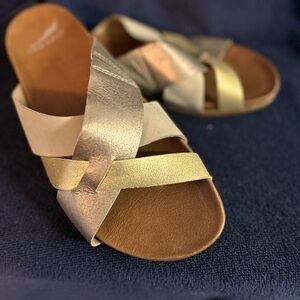 Dansko sandals size 39 (9) beige/gold